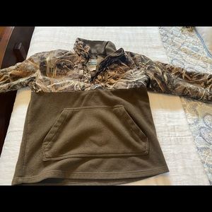 Drake pull/over - Size Youth 12. Runs large. Camo print.